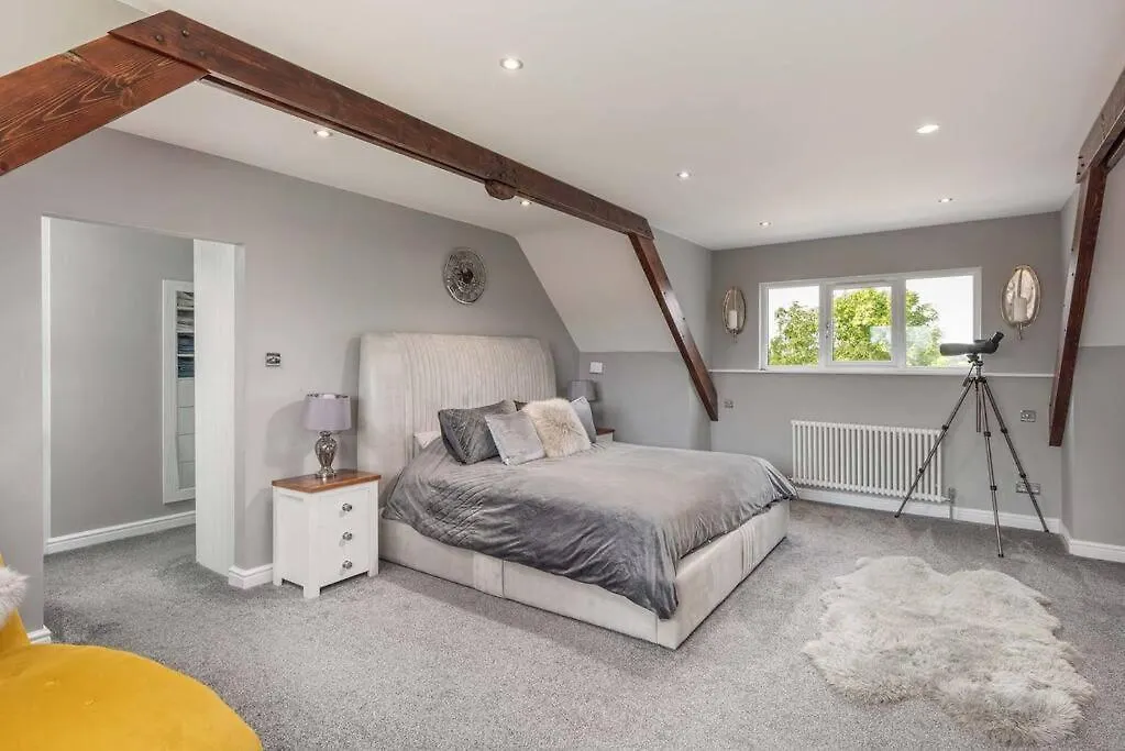 Oakfield Lodge Newcastle upon Tyne Holiday home