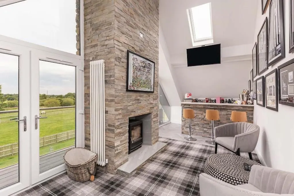 Oakfield Lodge Newcastle upon Tyne Holiday home
